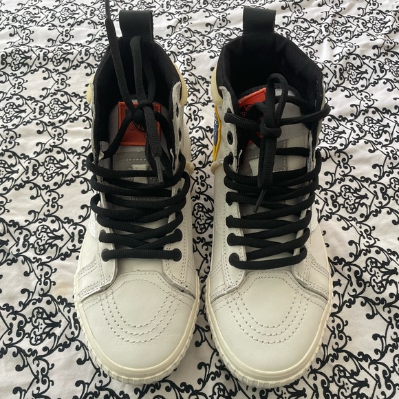 BNWOB VANS x NASA Sk8-Hi Unisex White Leather Sneakers Shoes Size 7Men/8.5Women - Picture 7 of 8